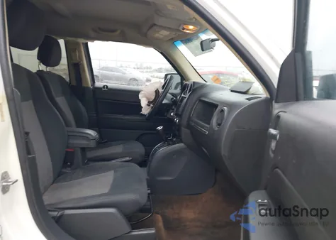 2015 Jeep Patriot Sport z USA, uszkodzony, nr VIN 1C4NJPBB8FD149607